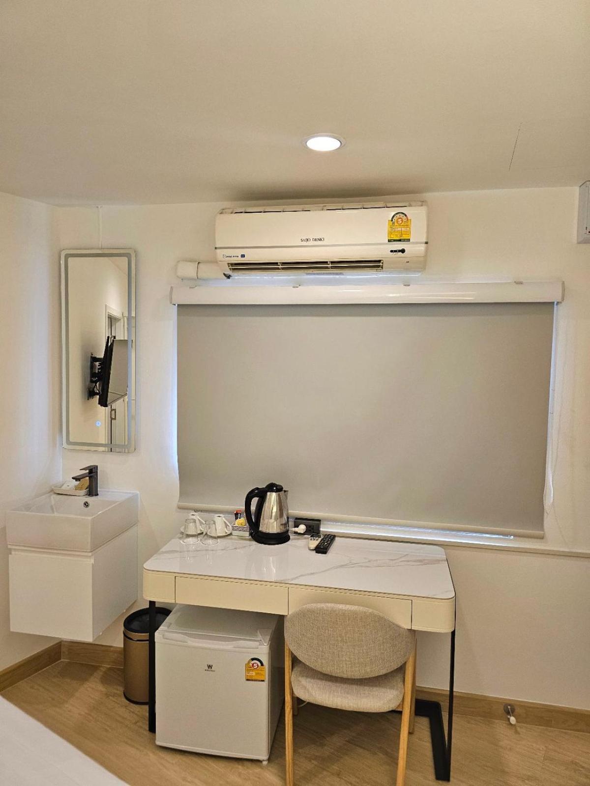 Arawana Express Sukhumvit 22 Aparthotel Bangkok Bagian luar foto