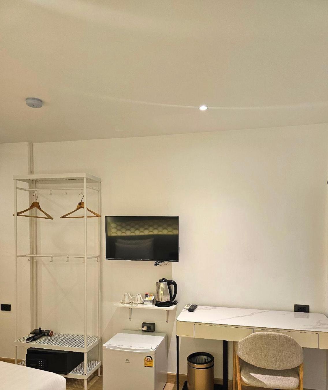 Arawana Express Sukhumvit 22 Aparthotel Bangkok Bagian luar foto