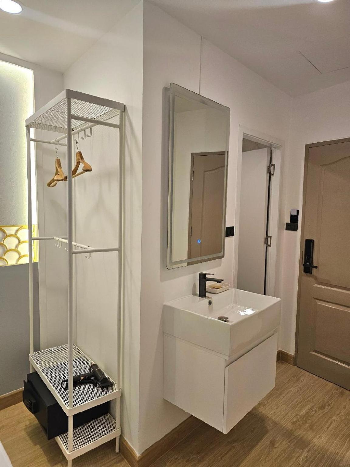 Arawana Express Sukhumvit 22 Aparthotel Bangkok Bagian luar foto