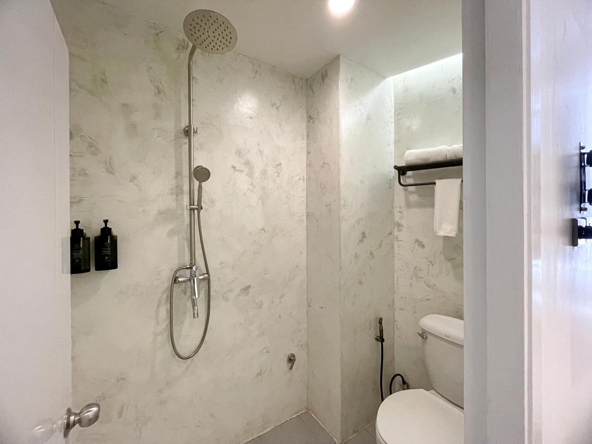Arawana Express Sukhumvit 22 Aparthotel Bangkok Bagian luar foto
