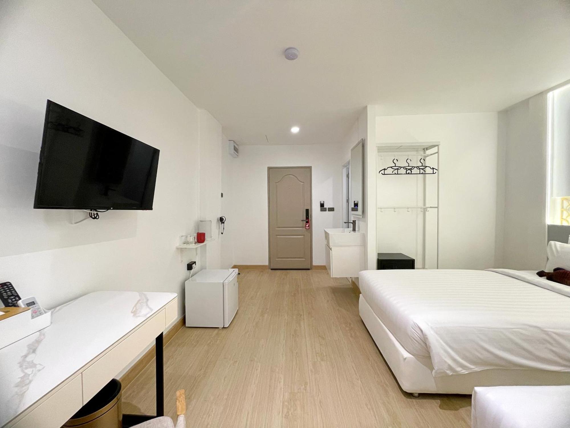Arawana Express Sukhumvit 22 Aparthotel Bangkok Bagian luar foto