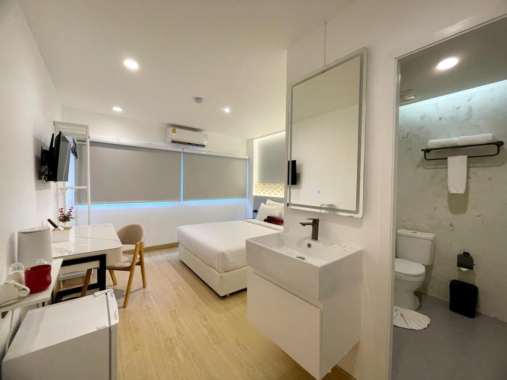 Arawana Express Sukhumvit 22 Aparthotel Bangkok Bagian luar foto