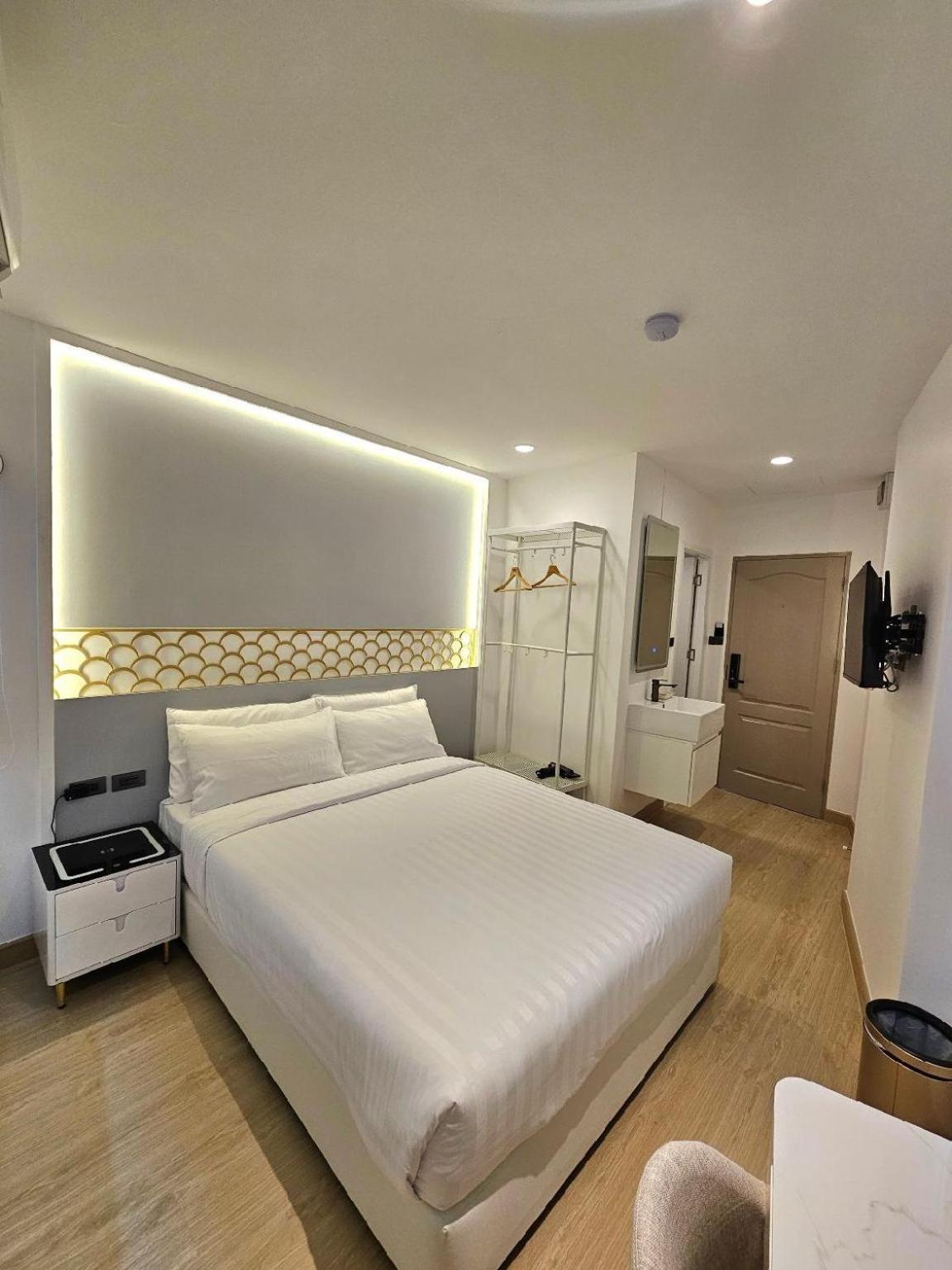 Arawana Express Sukhumvit 22 Aparthotel Bangkok Bagian luar foto
